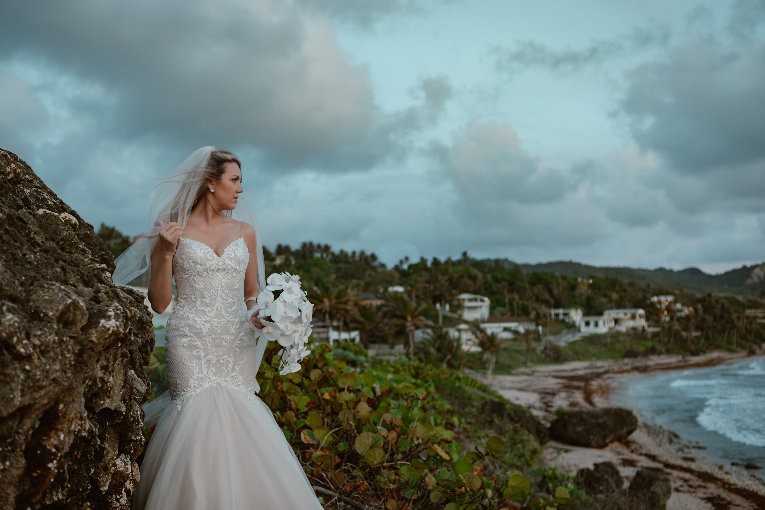 Couple eloping in Barbados with turquoise Caribbean water by Brit Nicole Photography